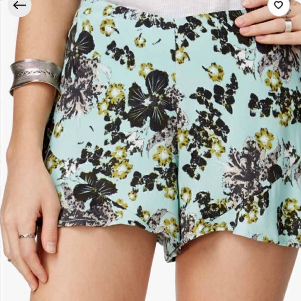 FREE PEOPLE Fiona Printed Flutter Shorts,Mint Combo